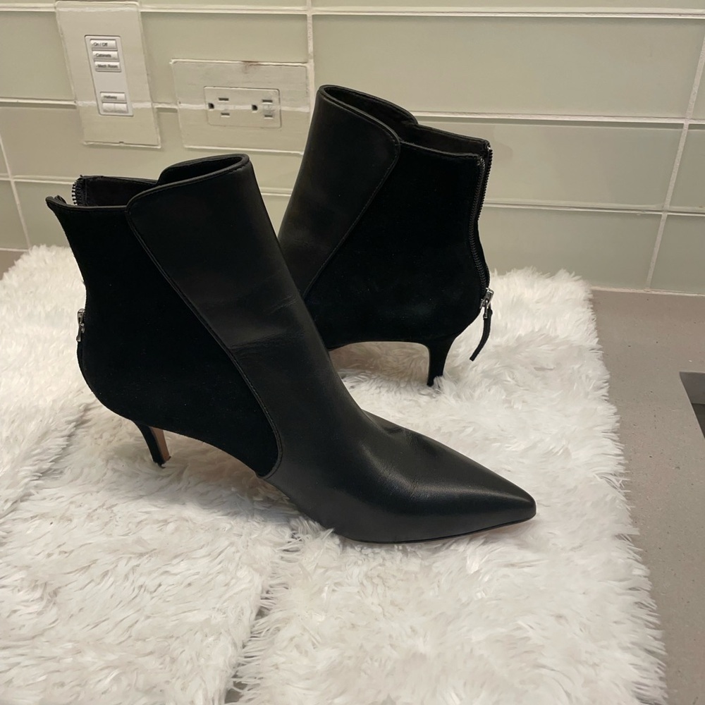 Veronica Beard Black Pointed Toe Leather Ankle Boots